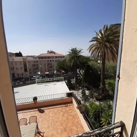 L'olivier - Piscine & Parking Cannes