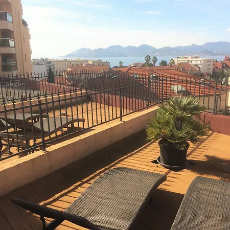 L'olivier - Piscine & Parking Szálloda Cannes