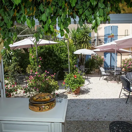 L'olivier - Piscine & Parking Szálloda Cannes