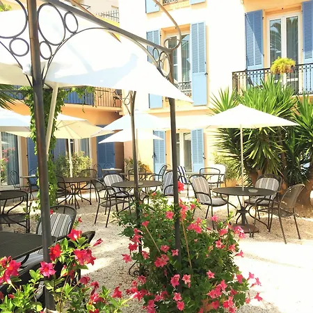 L'olivier - Piscine & Parking Szálloda 3*