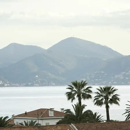 L'olivier - Piscine & Parking 3* Cannes