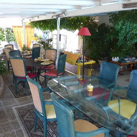 L'olivier - Piscine & Parking 3* Cannes